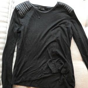 Funky shirt with shoulder pads